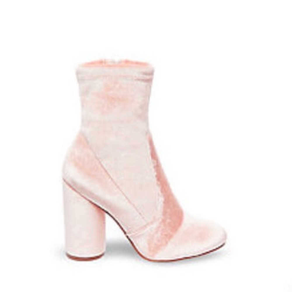 Steve Madden Garrick Pink Velvet booties size 5